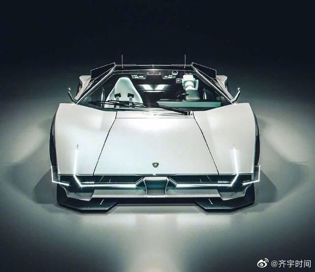 静静地看,兰博基尼 Countach Elettrica,再加任何装饰都是多余