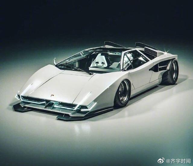 静静地看,兰博基尼 Countach Elettrica,再加任何装饰都是多余