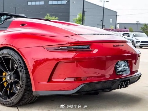 Porsche 991 Speedster 性感的双驼峰