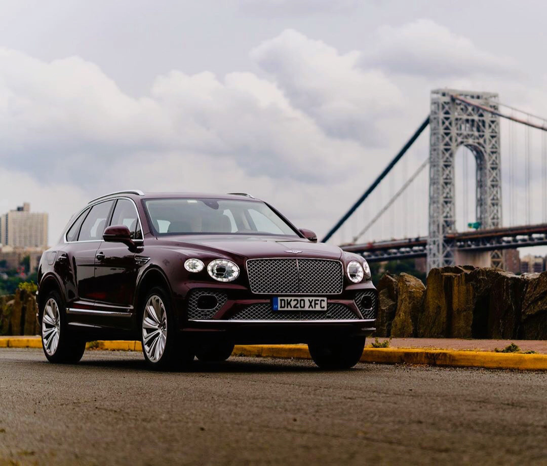 Bentley Bentayga V8,中期改款车型，变化最大还是灯组……