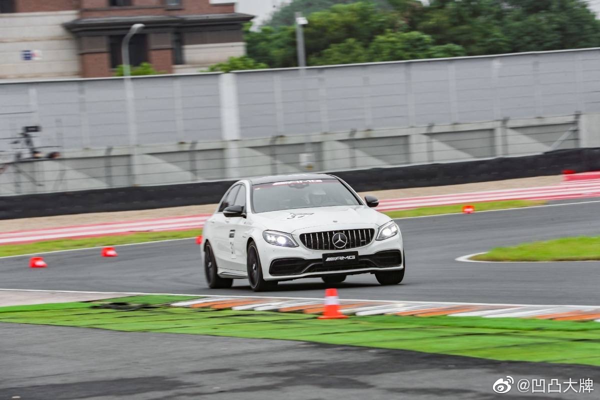 人生有了新的目标：AMG GT