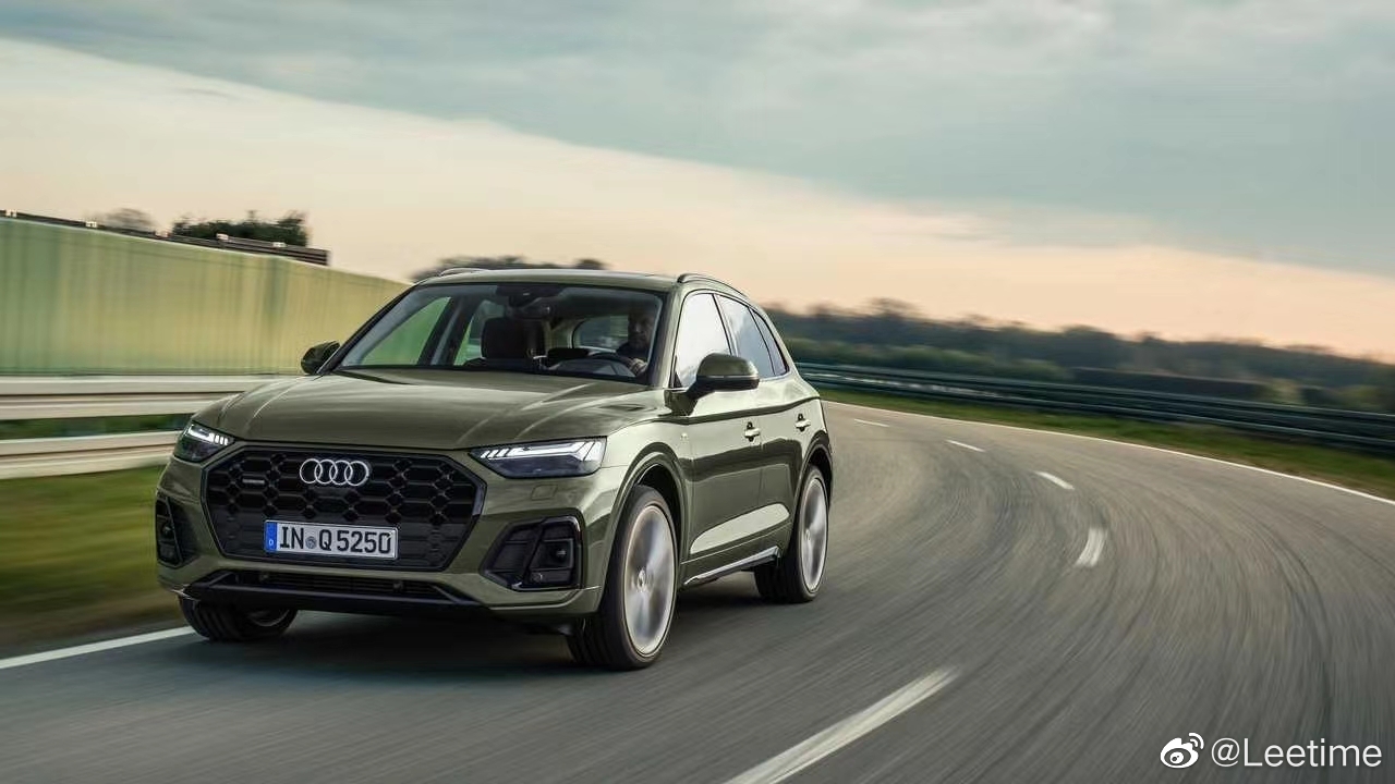 2021 Audi Q5 （PA）S-Line  OLED尾灯多种形态。