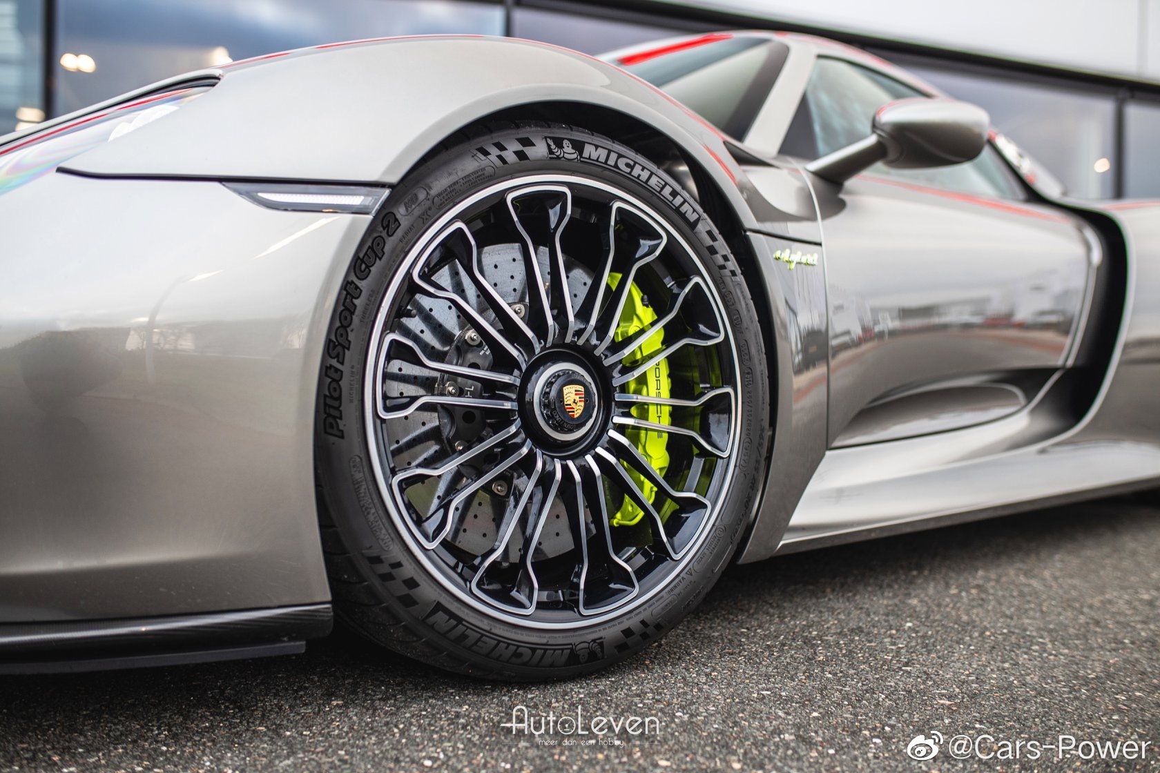 钛色涂装 超级神 保时捷918 Spyder