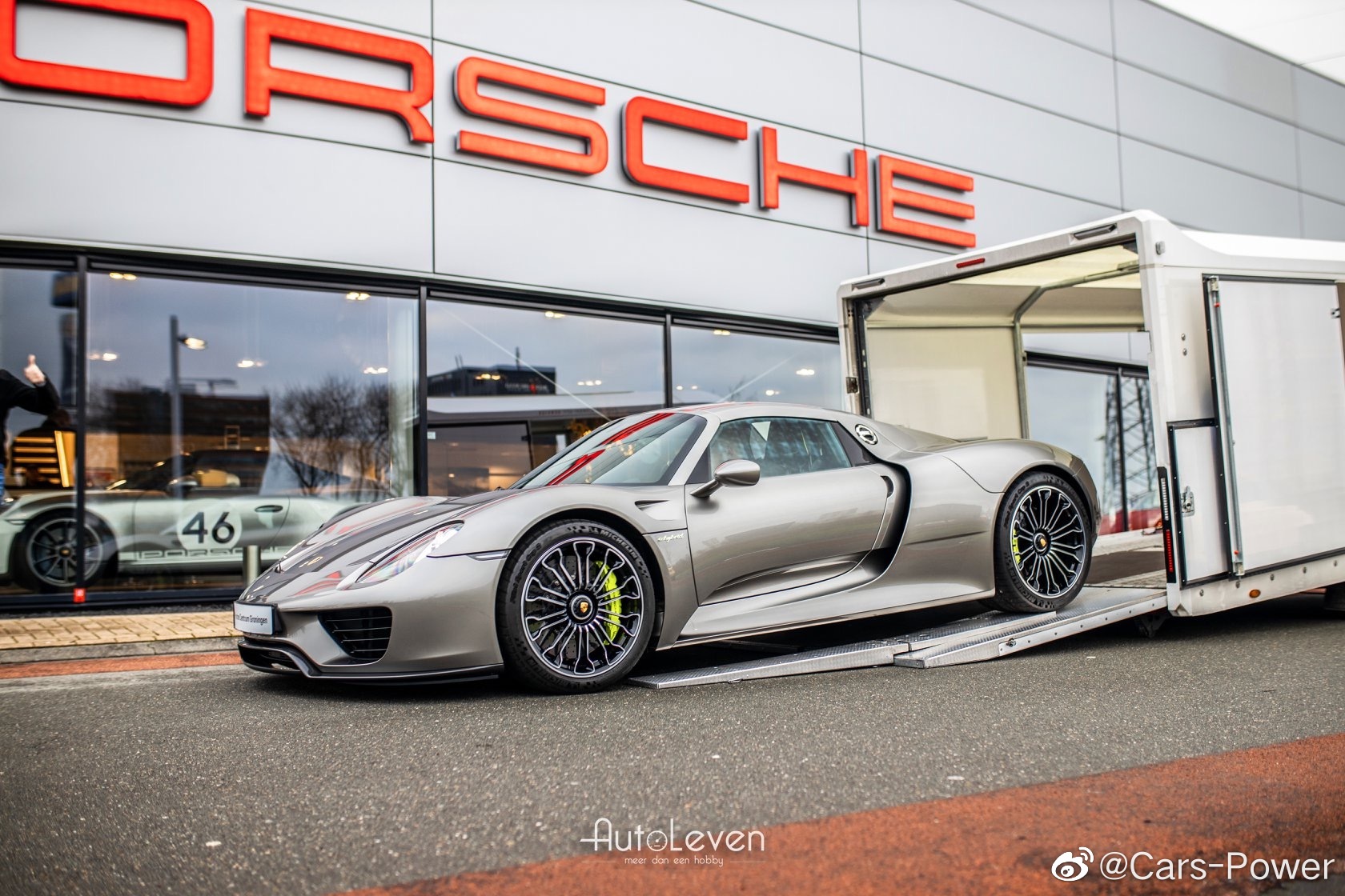 钛色涂装 超级神 保时捷918 Spyder