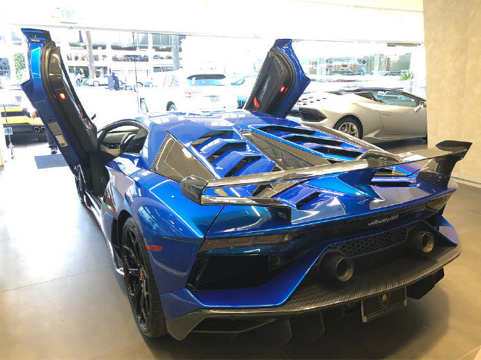 兰博基尼Aventador SVJ，超级漂亮啊~