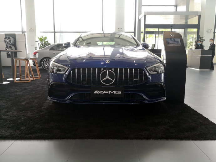 3.0T L6 435马力,这样的参数可以在奔驰多款车型上看到