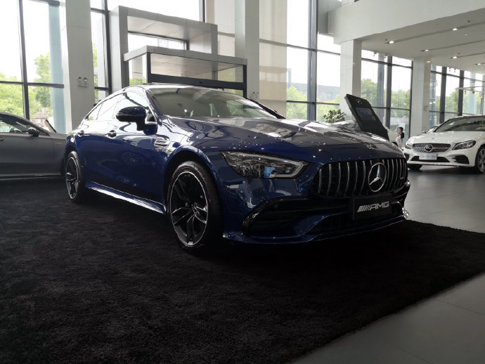 3.0T L6 435马力,这样的参数可以在奔驰多款车型上看到