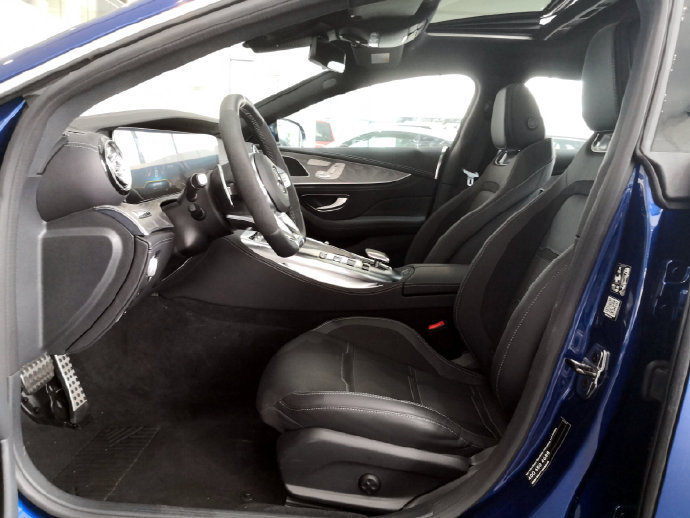 3.0T L6 435马力,这样的参数可以在奔驰多款车型上看到