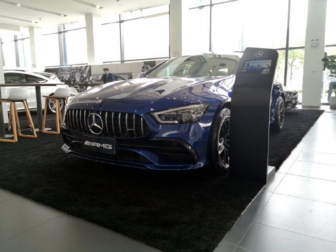 3.0T L6 435马力,这样的参数可以在奔驰多款车型上看到