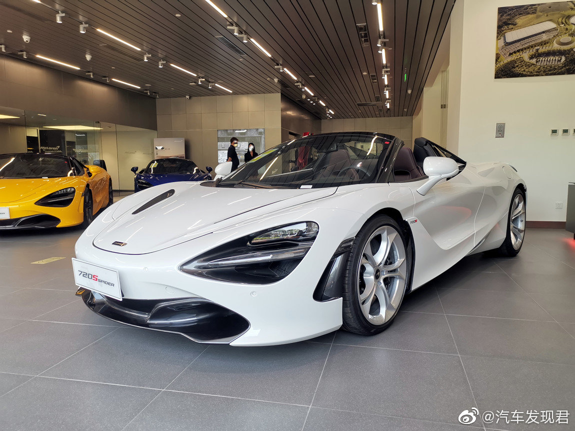 迈凯伦 720S Spider 硅白/黑红