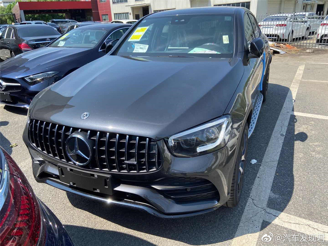 奔驰 GLC43 AMG Coupe 石墨灰黑内