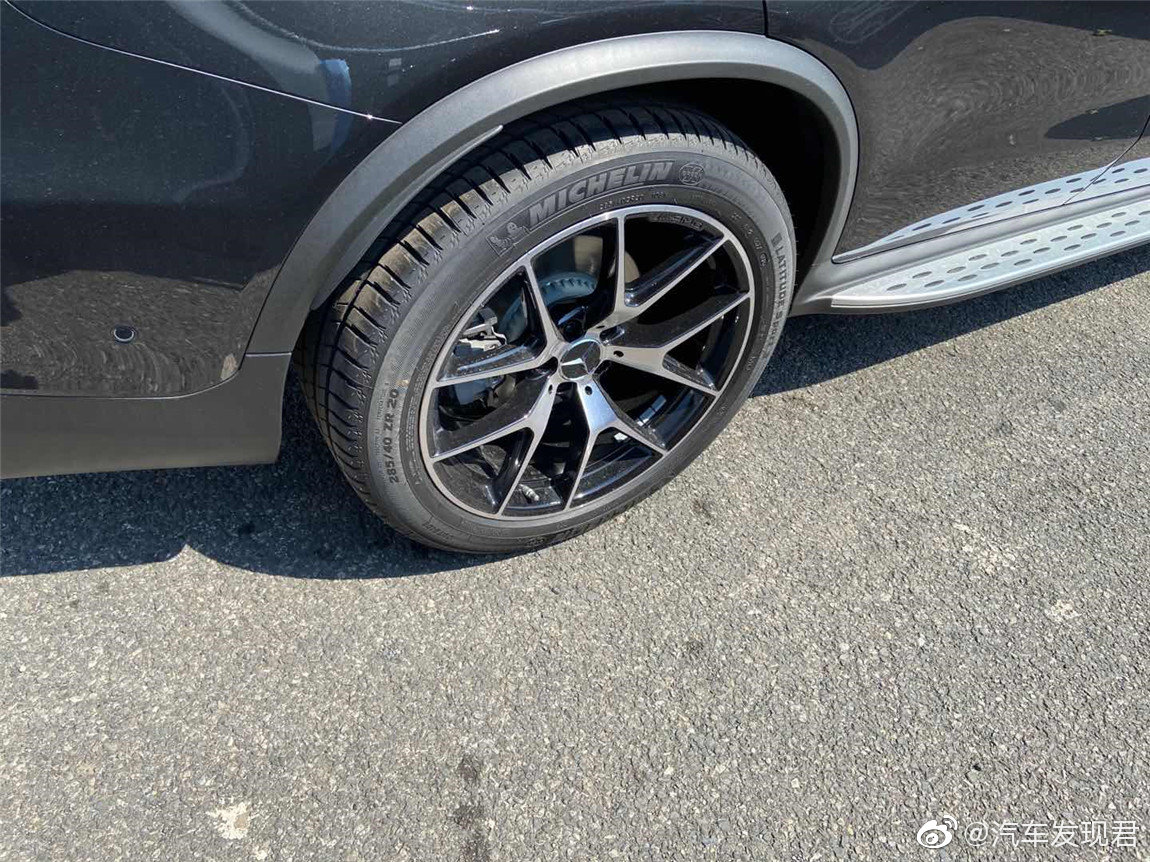 奔驰 GLC43 AMG Coupe 石墨灰黑内