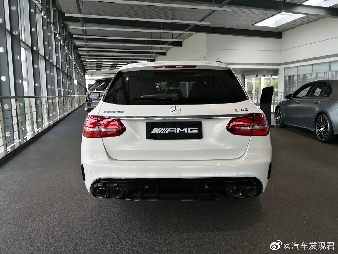 12 奔驰 c43 amg 旅行版 砖石白黑内 (转自:汽车发现君)