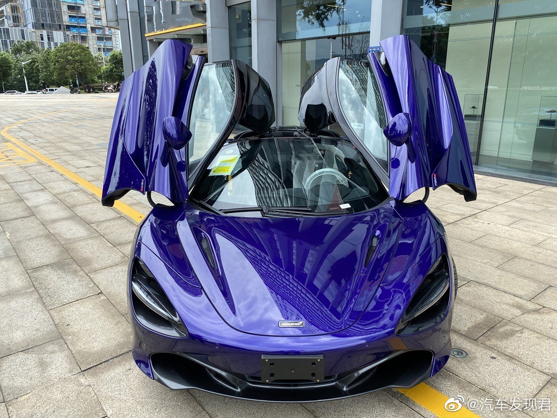 精美汽车图集：迈凯伦 720S Coupe 紫色黑内