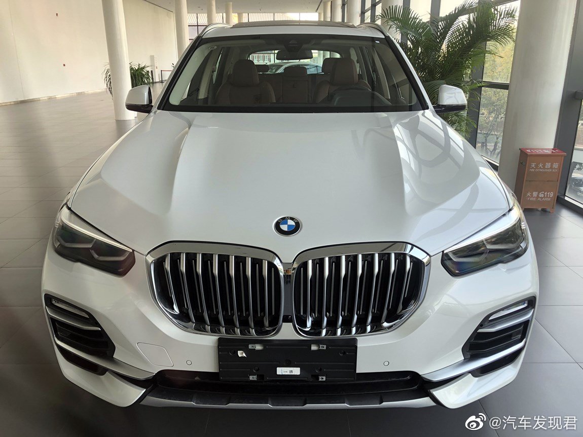 宝马 X5 xDrive30i X设计套装 白外摩卡