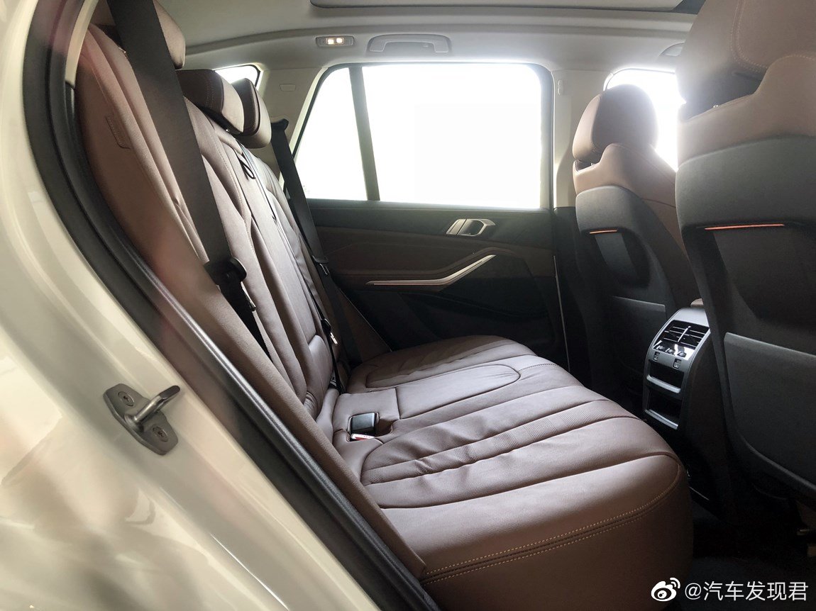 宝马 X5 xDrive30i X设计套装 白外摩卡