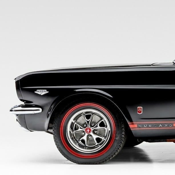 1966年福特Mustang，美国经典V8跑车。