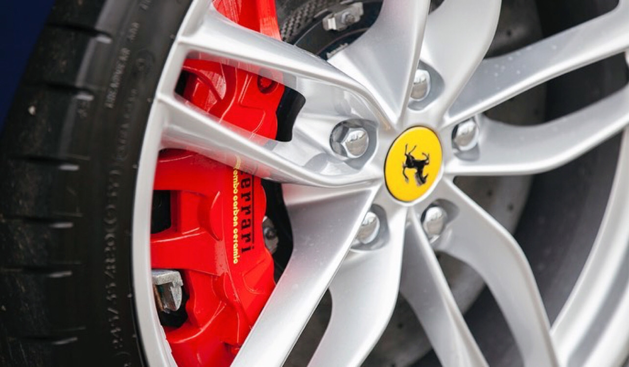 国庆快到啦,准备去哪玩呢Ferrari 488 GTB