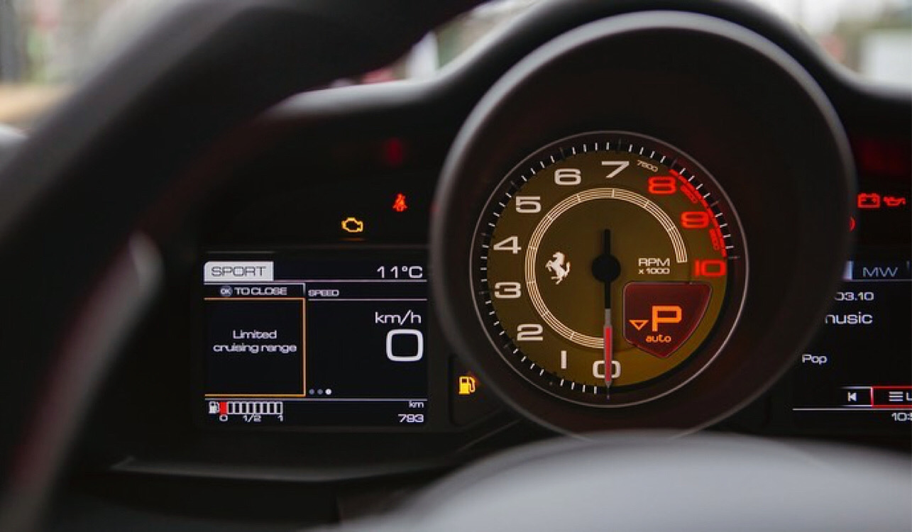 国庆快到啦,准备去哪玩呢Ferrari 488 GTB