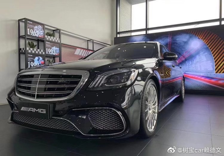 奔驰S65L AMG 白棕 黑黑，指导价273.88万，加价...