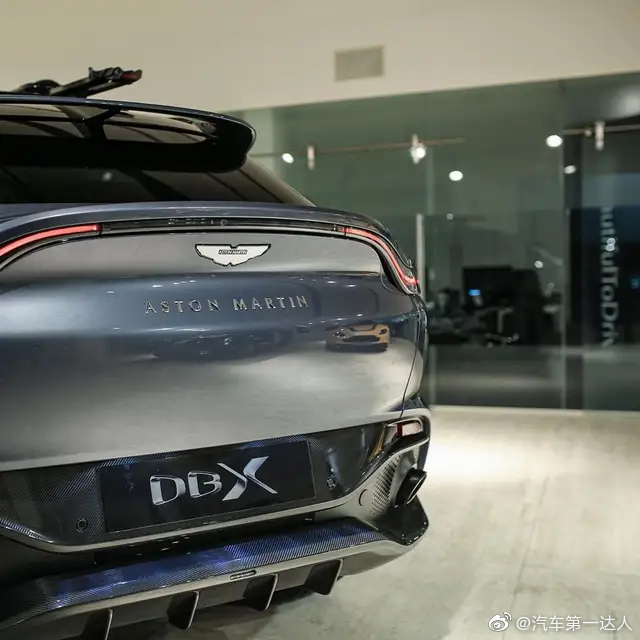 阿斯顿马丁首款SUV DBX，喜欢吗？