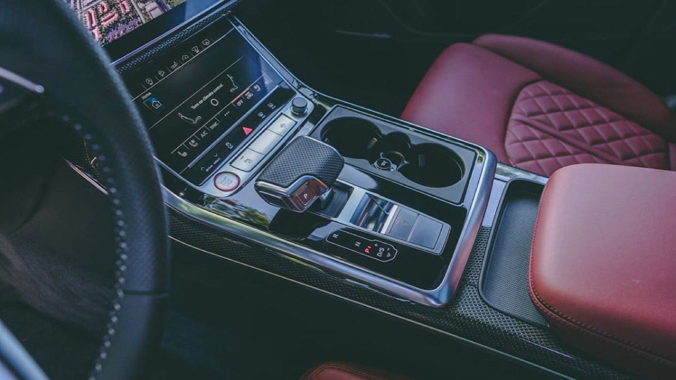 很帅很时尚,就是有点低调了,Audi SQ8