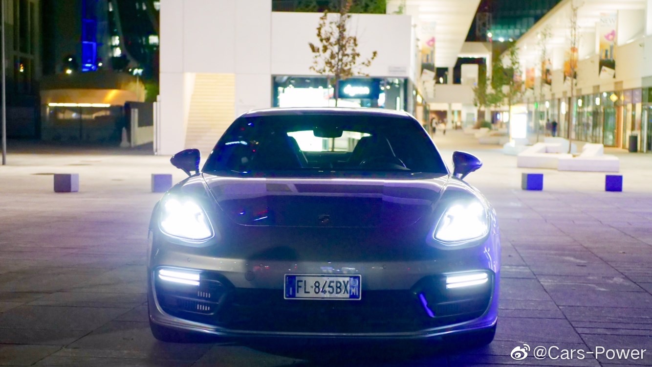 夜之魅惑 保时捷 Panamera 4 e-hybrid