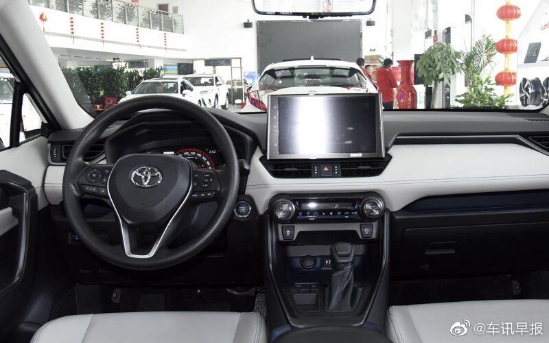 威兰达作为广汽丰田的首款中型SUV,昨天终于预售