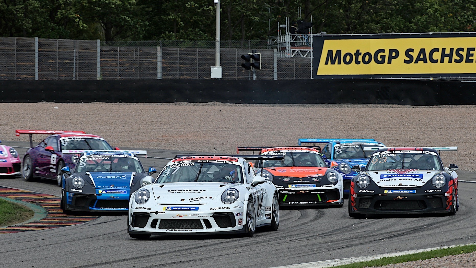 保时捷911 GT3大军来到勒芒参加卡雷拉杯。