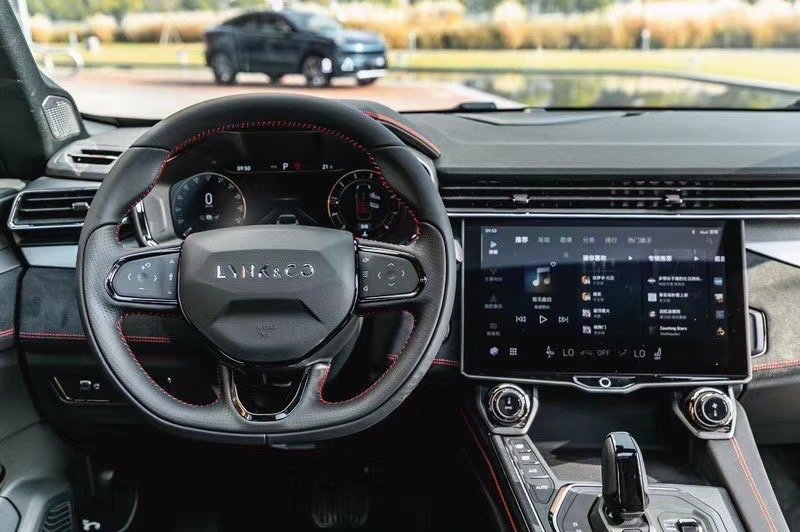 01务实,02个性,03运动,到了05领克明显要讲格调和设计