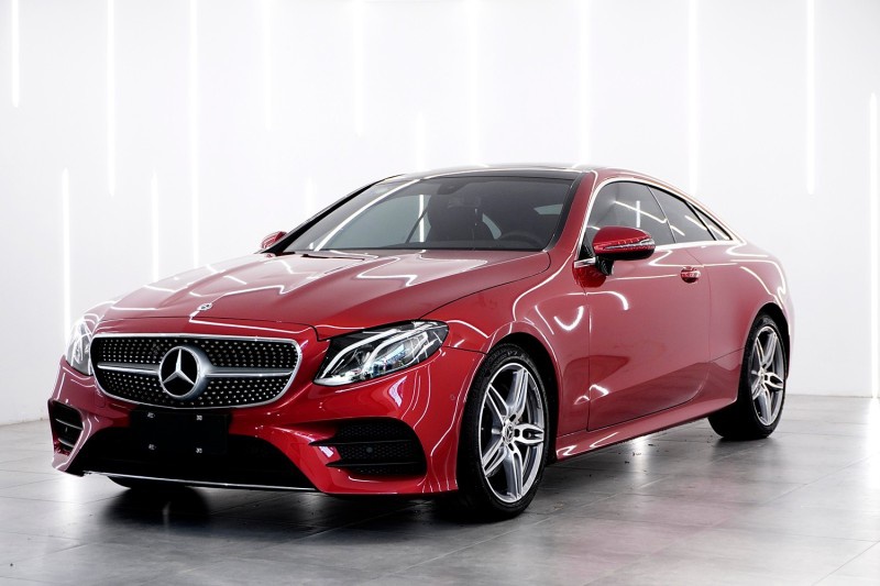 奔驰e200coupe,e200coupe 奔驰e200 coupe,双门轿跑车,小姐姐们也很喜欢