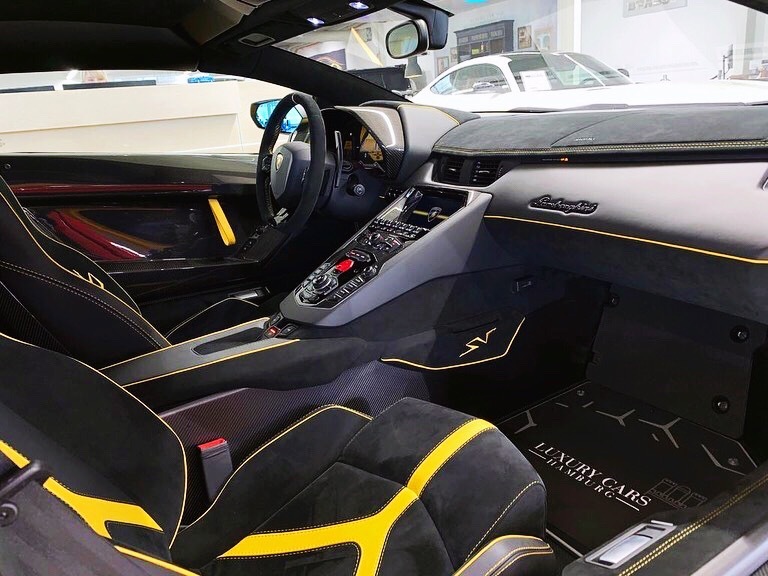 Lamborghini Aventador SV Roadster 前脸造型真的很霸气