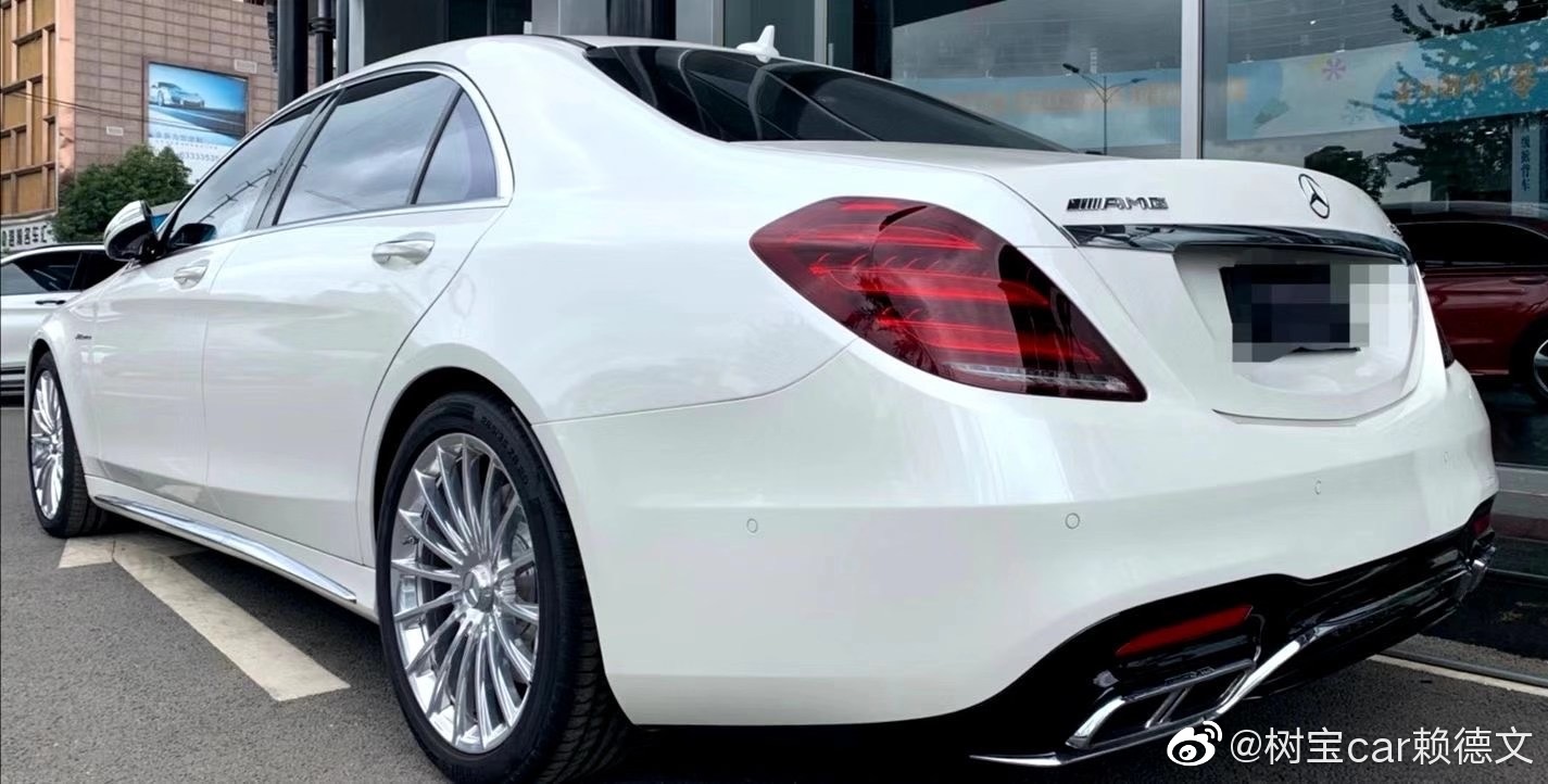 奔驰S65L AMG 白棕 黑黑，指导价273.88万，加价...