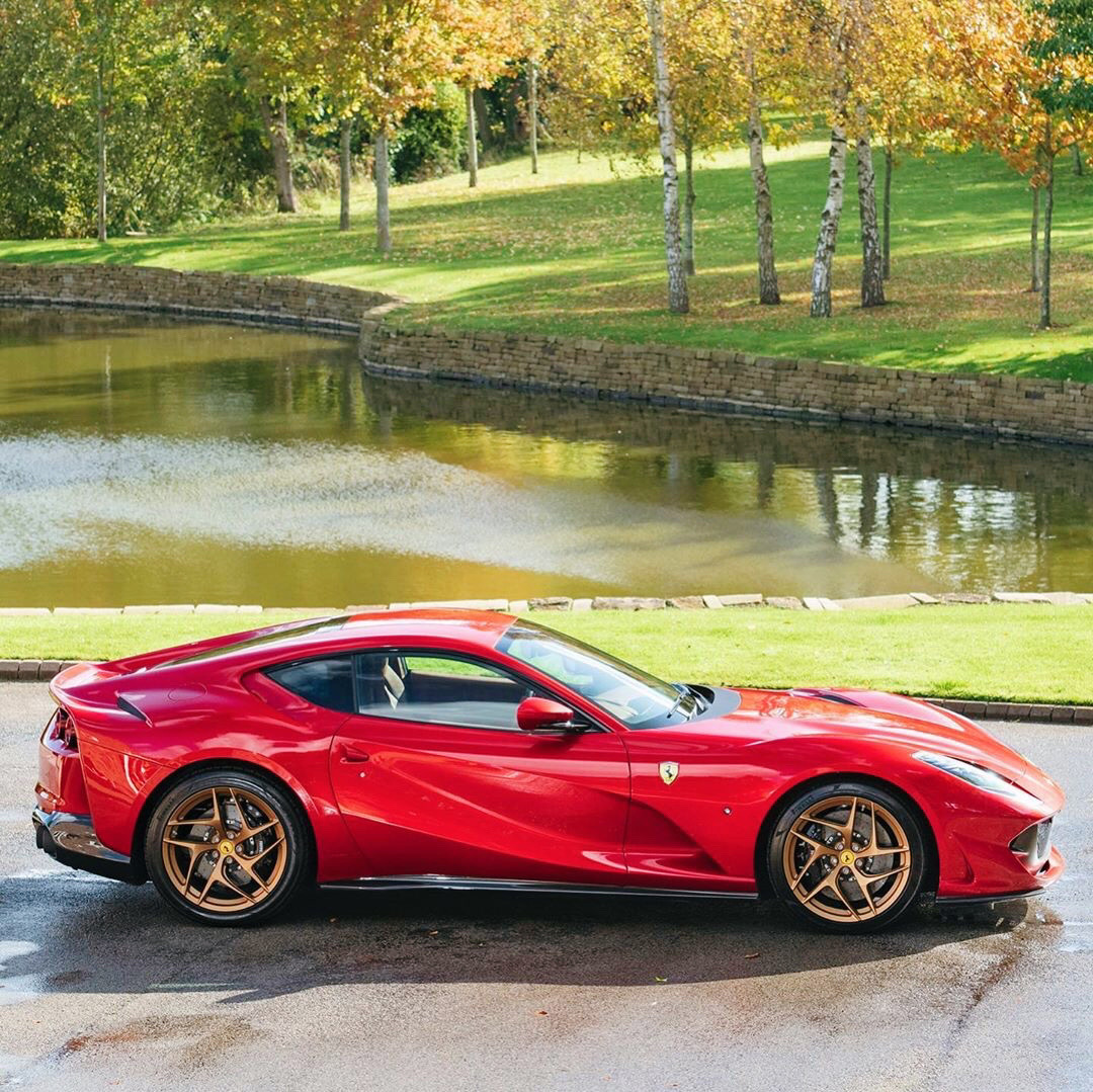 Ferrari 812 Superfast,早安，打工人！