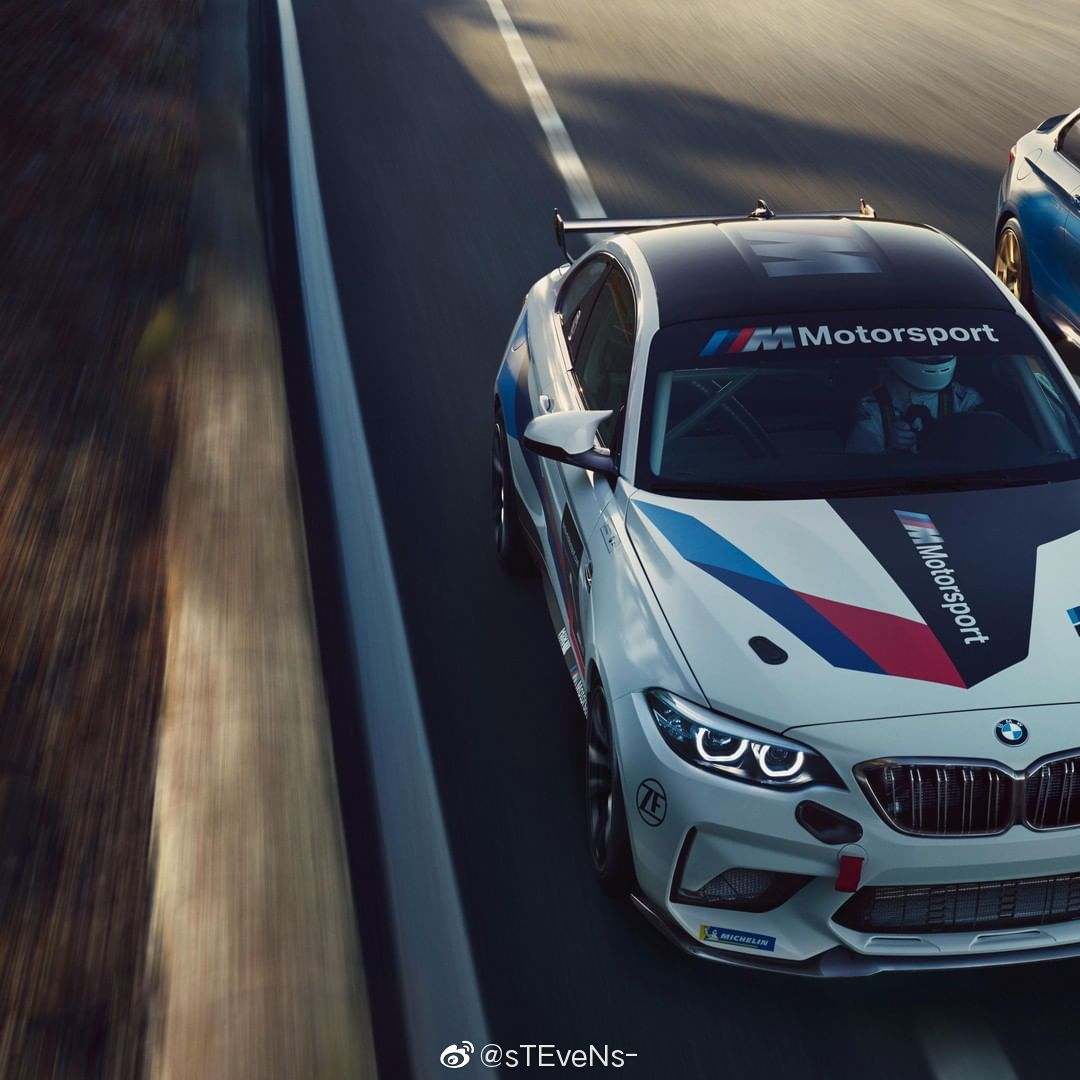 高清汽车美图：BMW M2 CS Racing 内部座舱
