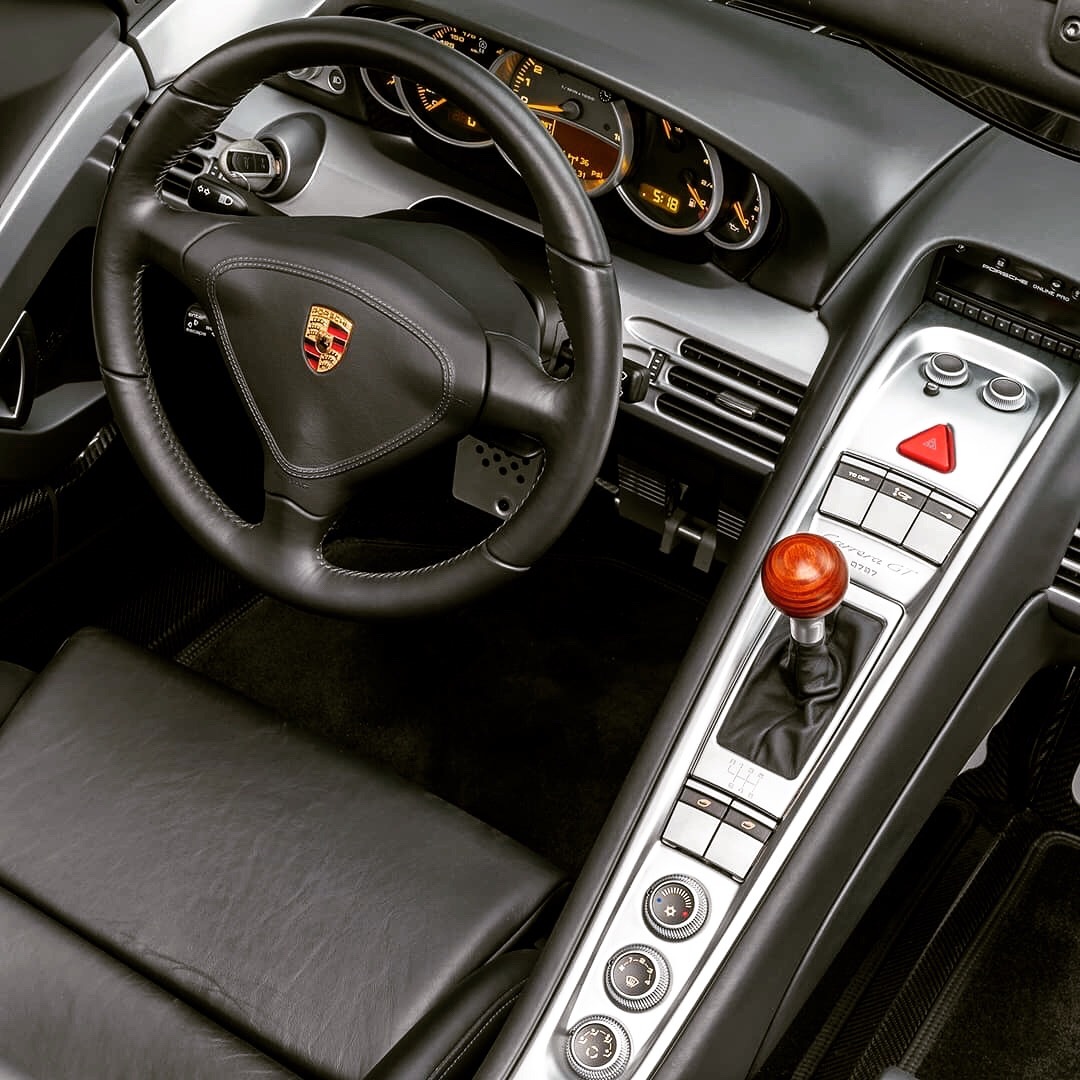 Porsche Carrera GT，这外观设计，依旧是那么漂亮