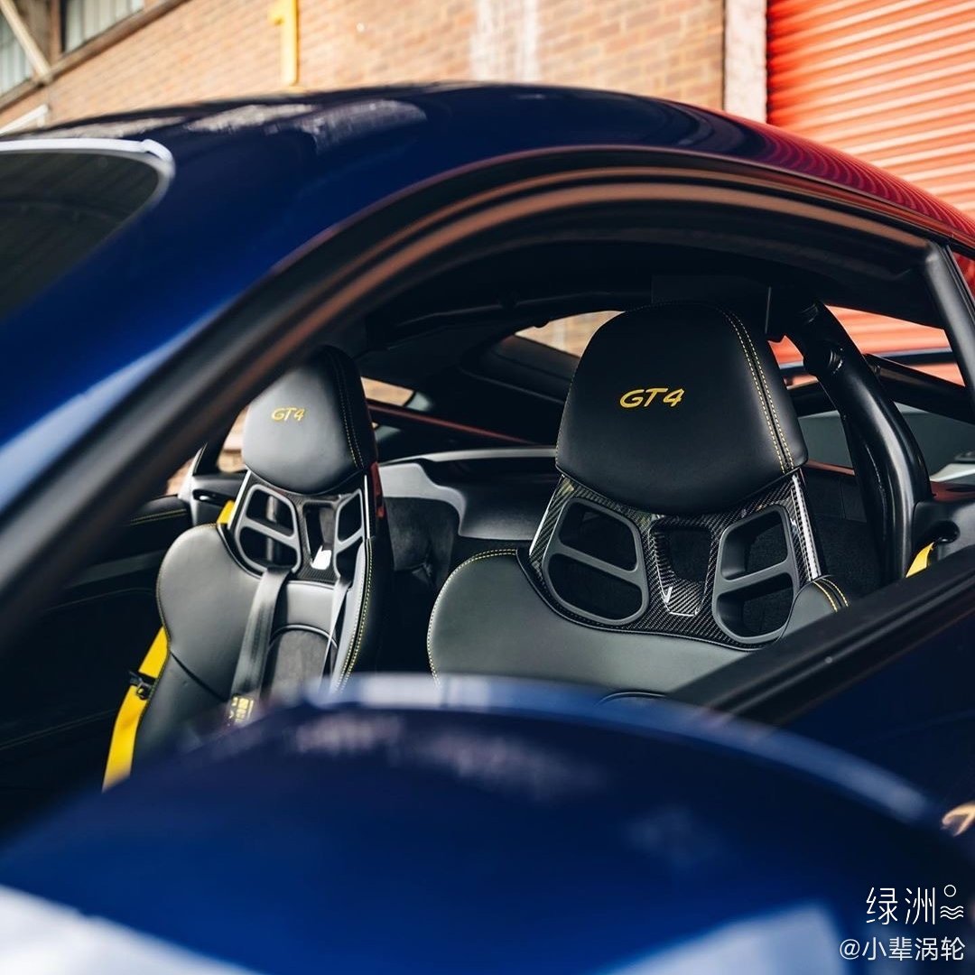 只有去国外才能见到的跑车  PORSCHE 718 Cayman GT4