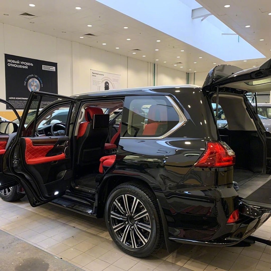 基本上能买雷克萨斯LX570的都是壕了,所以能买这配置的应该都是