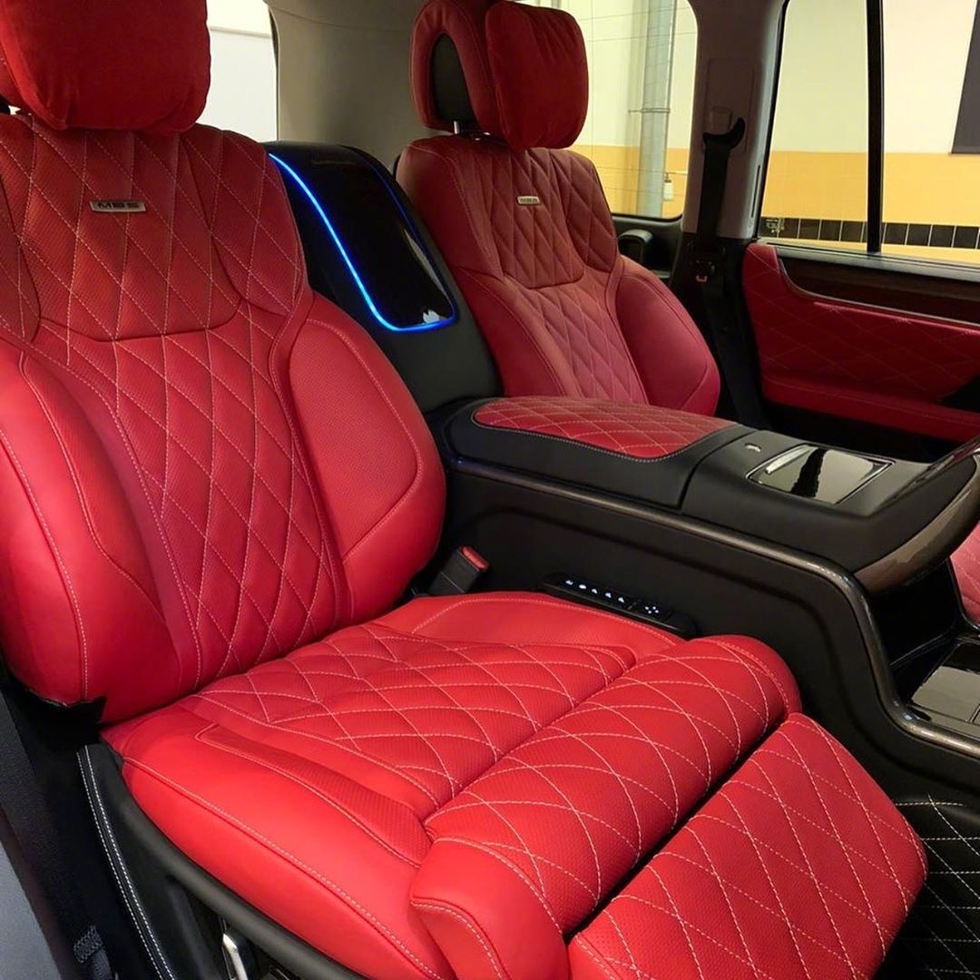 基本上能买雷克萨斯LX570的都是壕了,所以能买这配置的应该都是