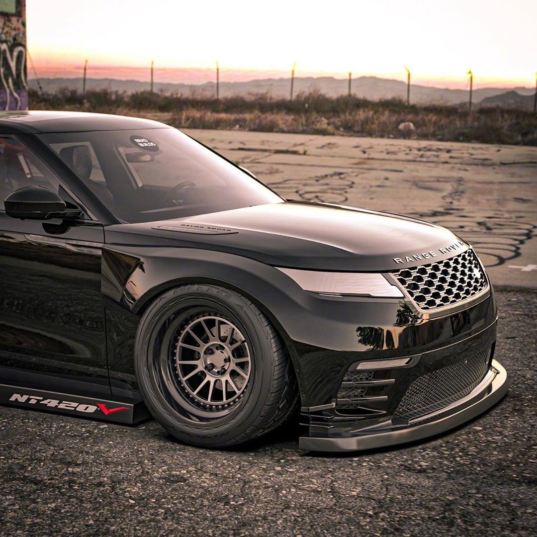 两台不务正业的SUV!明显奥迪Q8更帅啊!