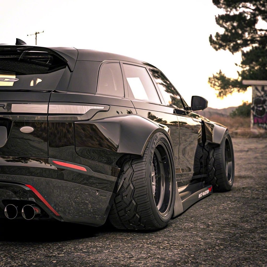 两台不务正业的SUV!明显奥迪Q8更帅啊!