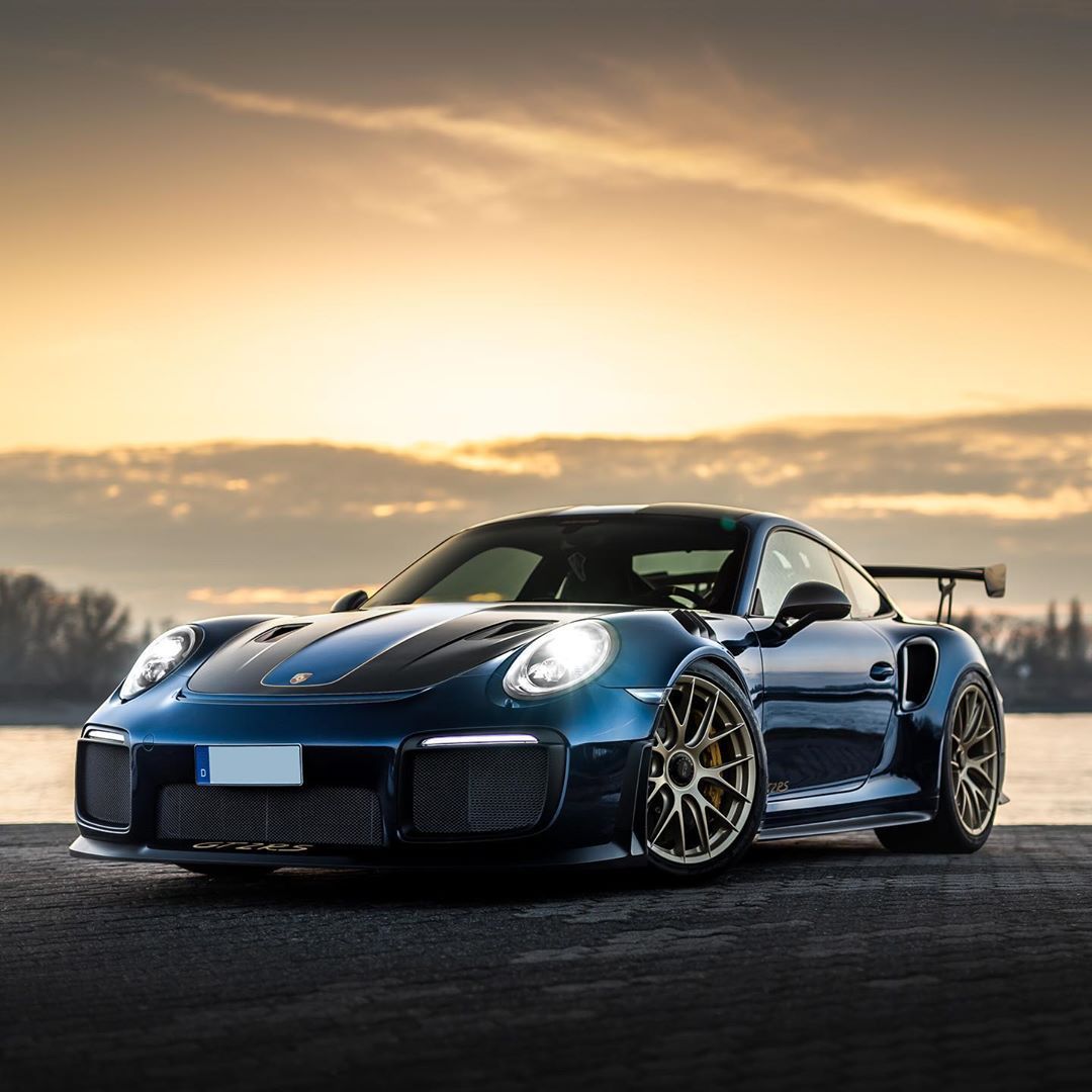 保时捷911gt2rs图片,保时捷911gt2rs赛道版 汽车美图大赏:保时捷911 gt2rs,pts午夜蓝