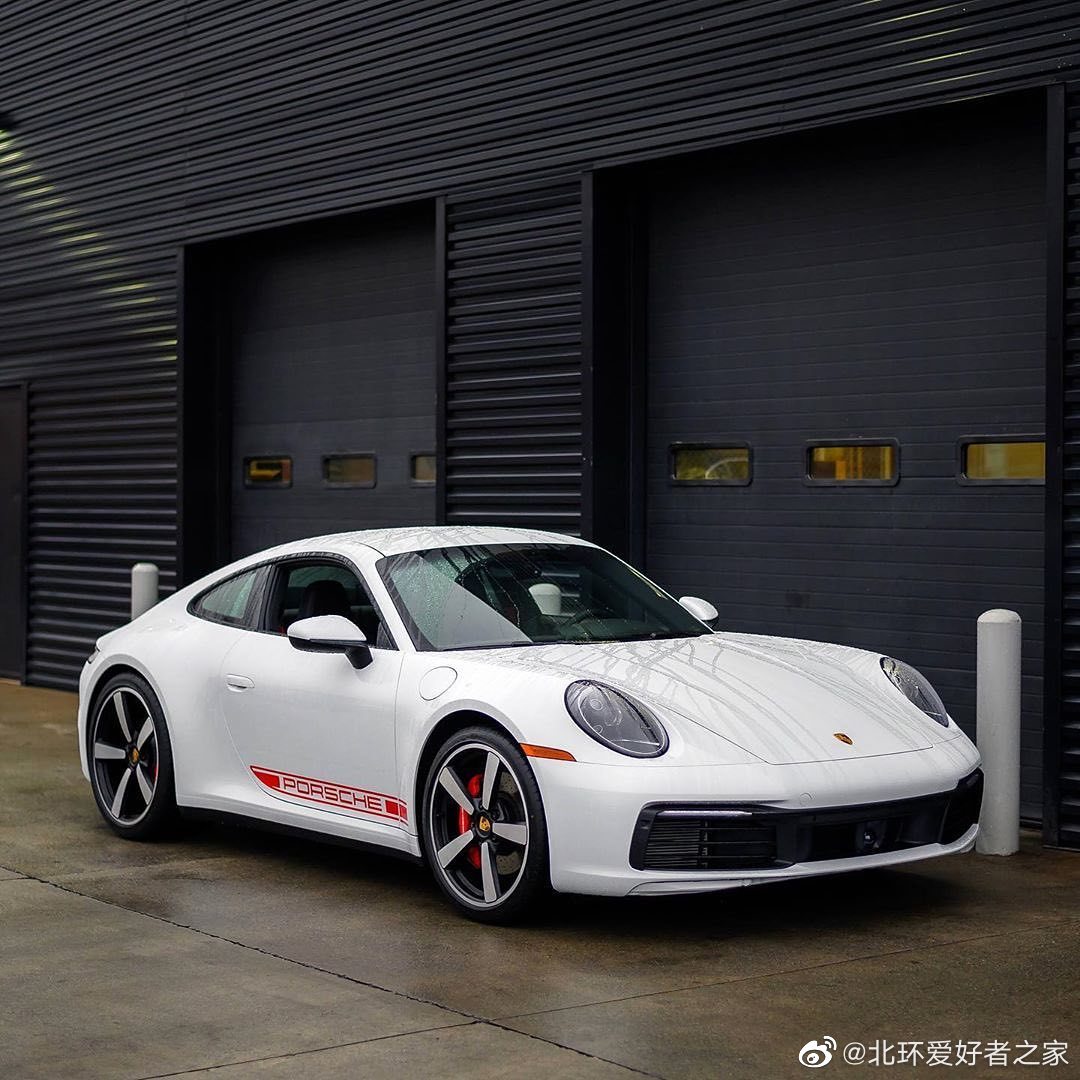 素雅的保时捷911 Carrera S配色！