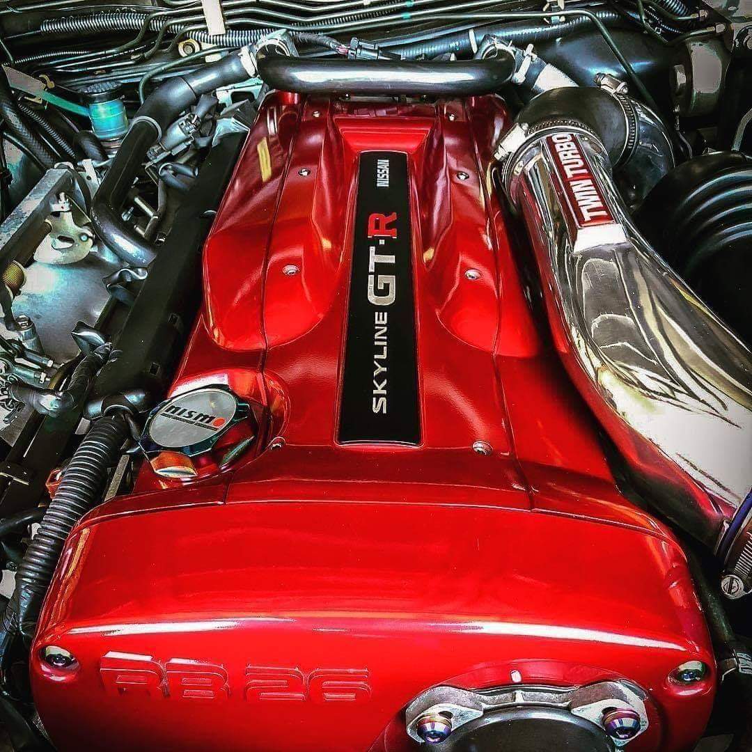 NISSAN GTR R34,一股浓浓的街头竞技风格。