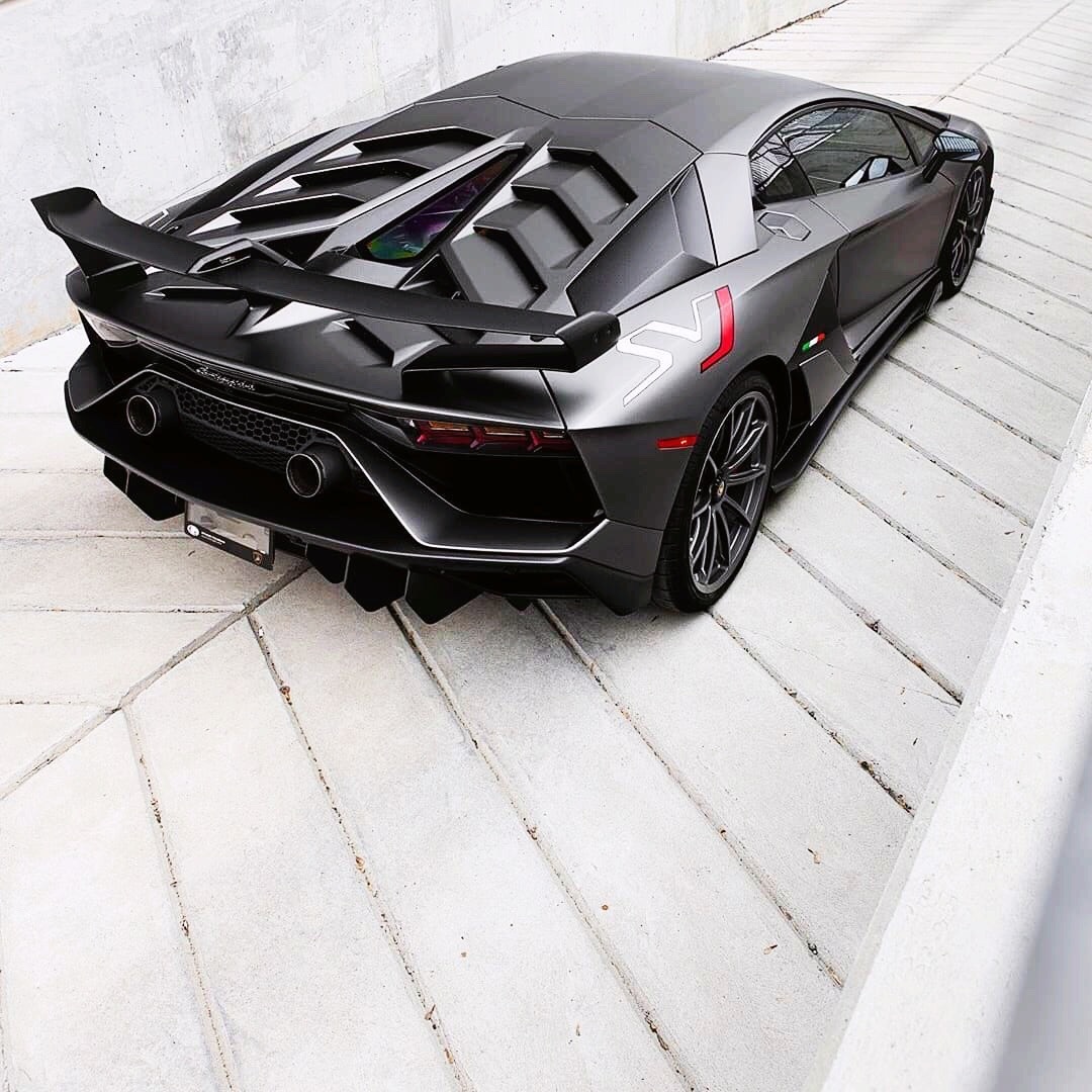 Lamborghini Aventador SVJ，外观设计确实非常好看。