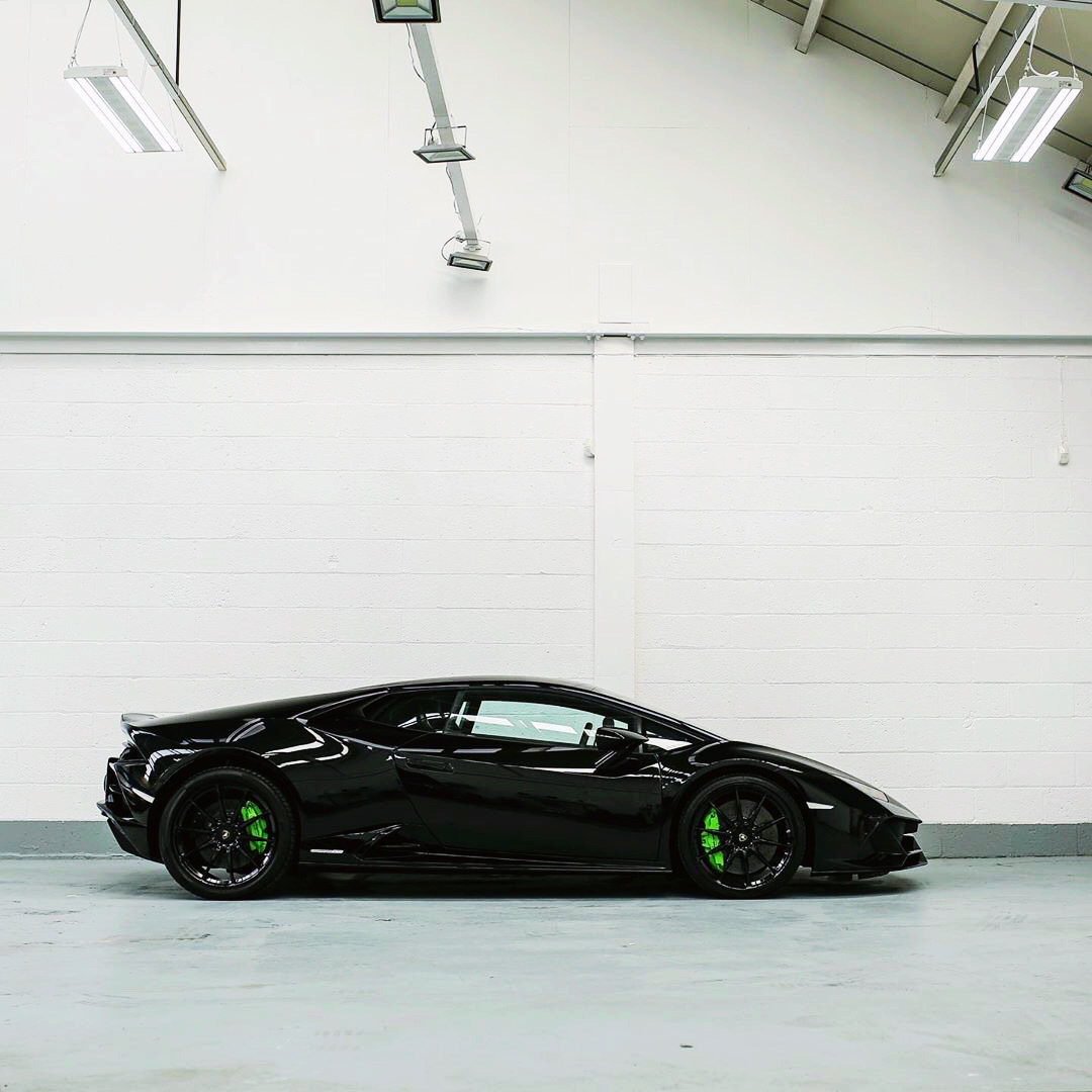 酷酷的小黑牛,喜欢么 Lamborghini Huracan