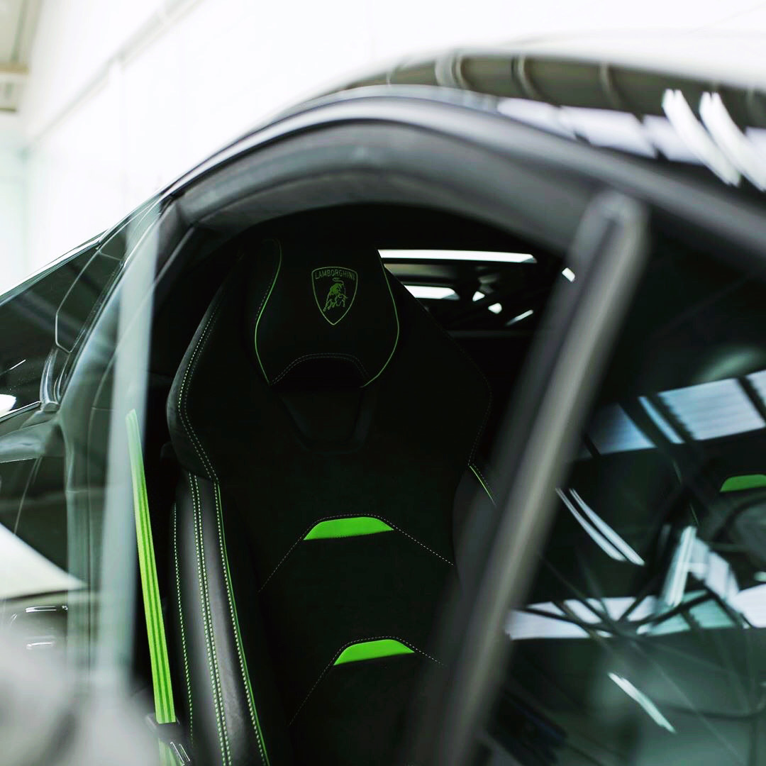 酷酷的小黑牛,喜欢么 Lamborghini Huracan