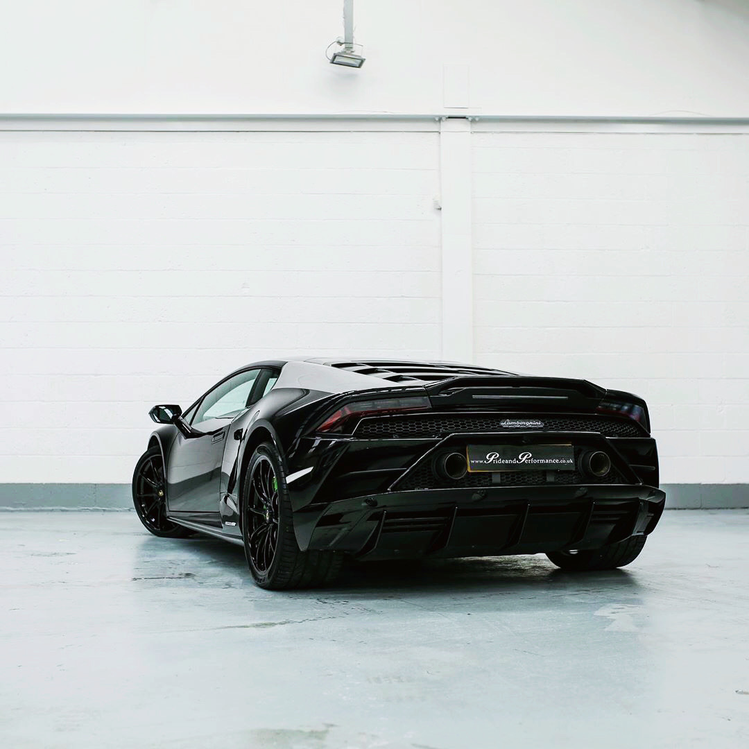 酷酷的小黑牛,喜欢么 Lamborghini Huracan