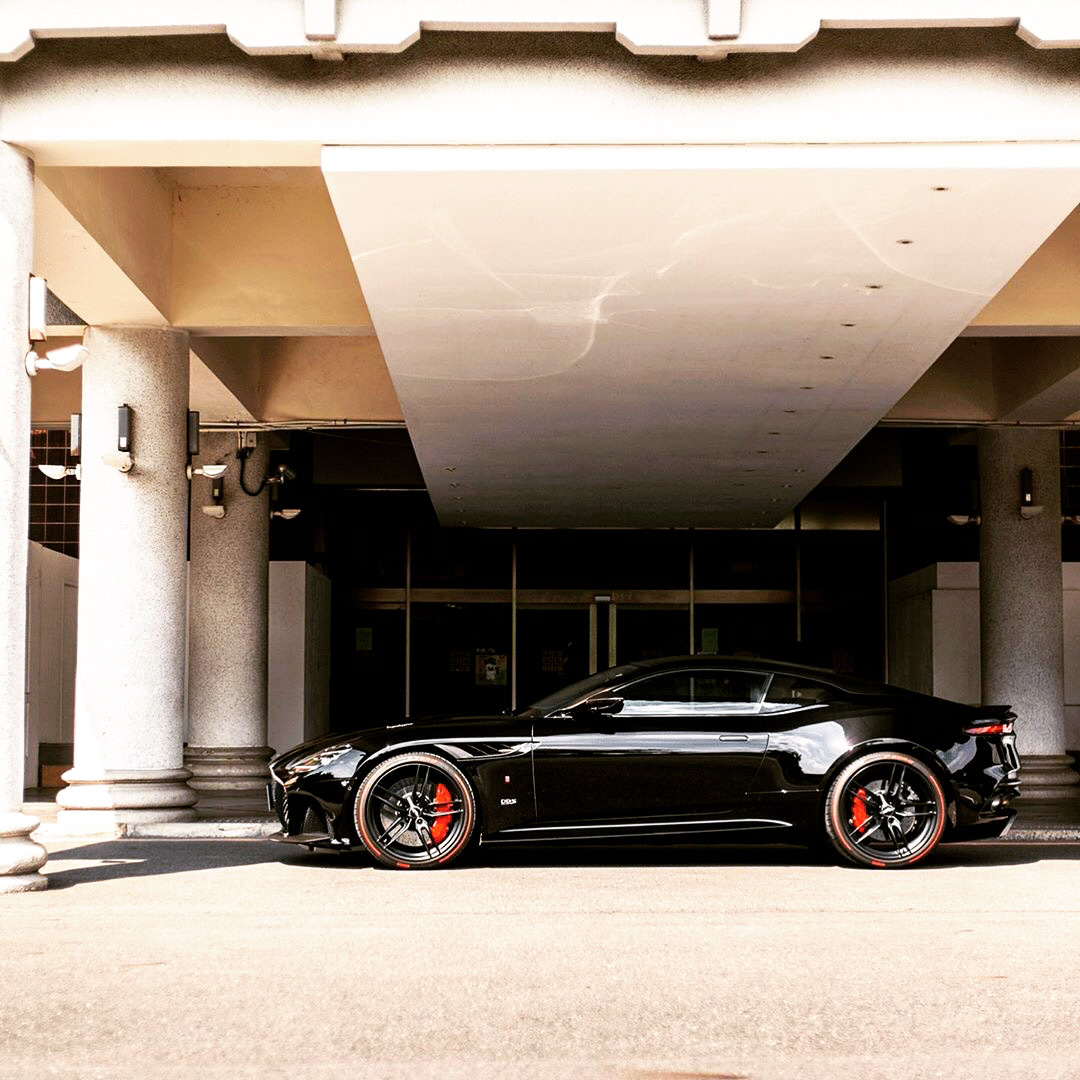 5.2L V10 发动机的性能怪兽 Aston Martin DBS