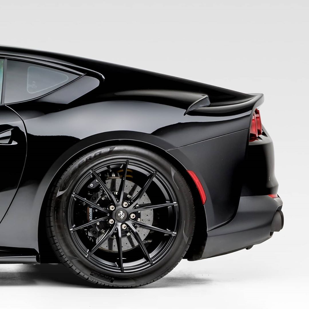 Ferrari 812 superfast,想不想驾驭ta?加油吧!